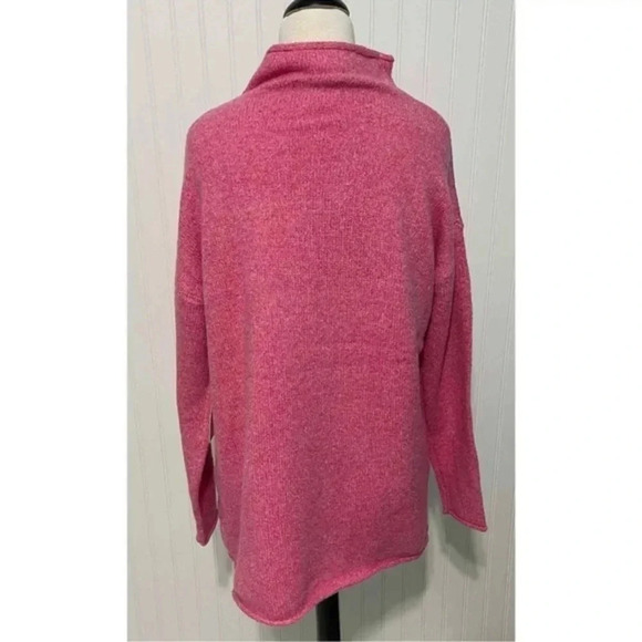 Cupcakes & Cashmere Eiffel Tower Long Sleeve Turtle Neck Sweater Top Pink M - Picture 3 of 4